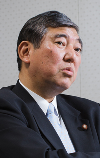 石破 茂氏